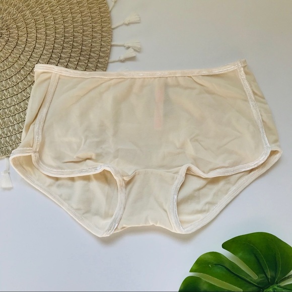 Victoria’s Secret PINK Velvet Trim Shortie Panty Cream Let It Snow Gold Foil NEW - Picture 2 of 3